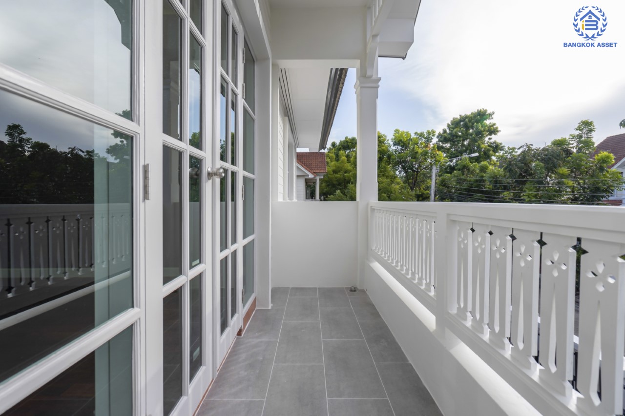 คฤหาสน์มือสองตกแต่งใหม่ ม.ลัดดารมย์ เพชรเกษม69  ตกแต่งหรูหราดีไซน์สุด Classic เนื้อที่ 103.2 ตร.ว. ฟังก์ชันจัดเต็ม 4 ห้องนอน 4 ห้องน้ำ จอดรถได้ถึง 4 คัน พร้อมพื้นที่สนามหญ้าด้านข้างกว้างกว่า 200 ตร.ม. บนทำเลศักยภาพ เชื่อมต่อหลายเส้นทาง ใกล้เดอะมอลล์บางแค จุดขึ้นทางด่วน "เพชรเกษม" และรถไฟฟ้าสายสีน้ำเงิน "สถานีหลักสอง"...